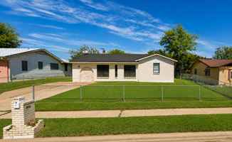 featured image of 806 Haynes Dr