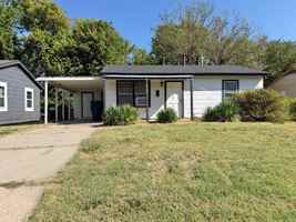 featured image of 3349 Ne 12th St