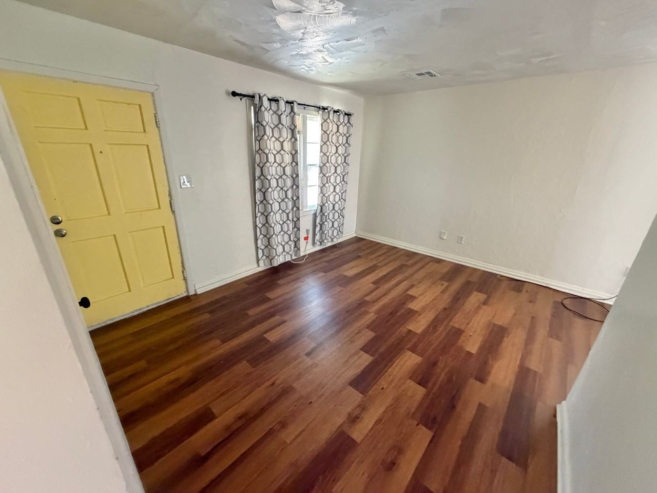 3349 Ne 12th St - Photo 2 of 28
