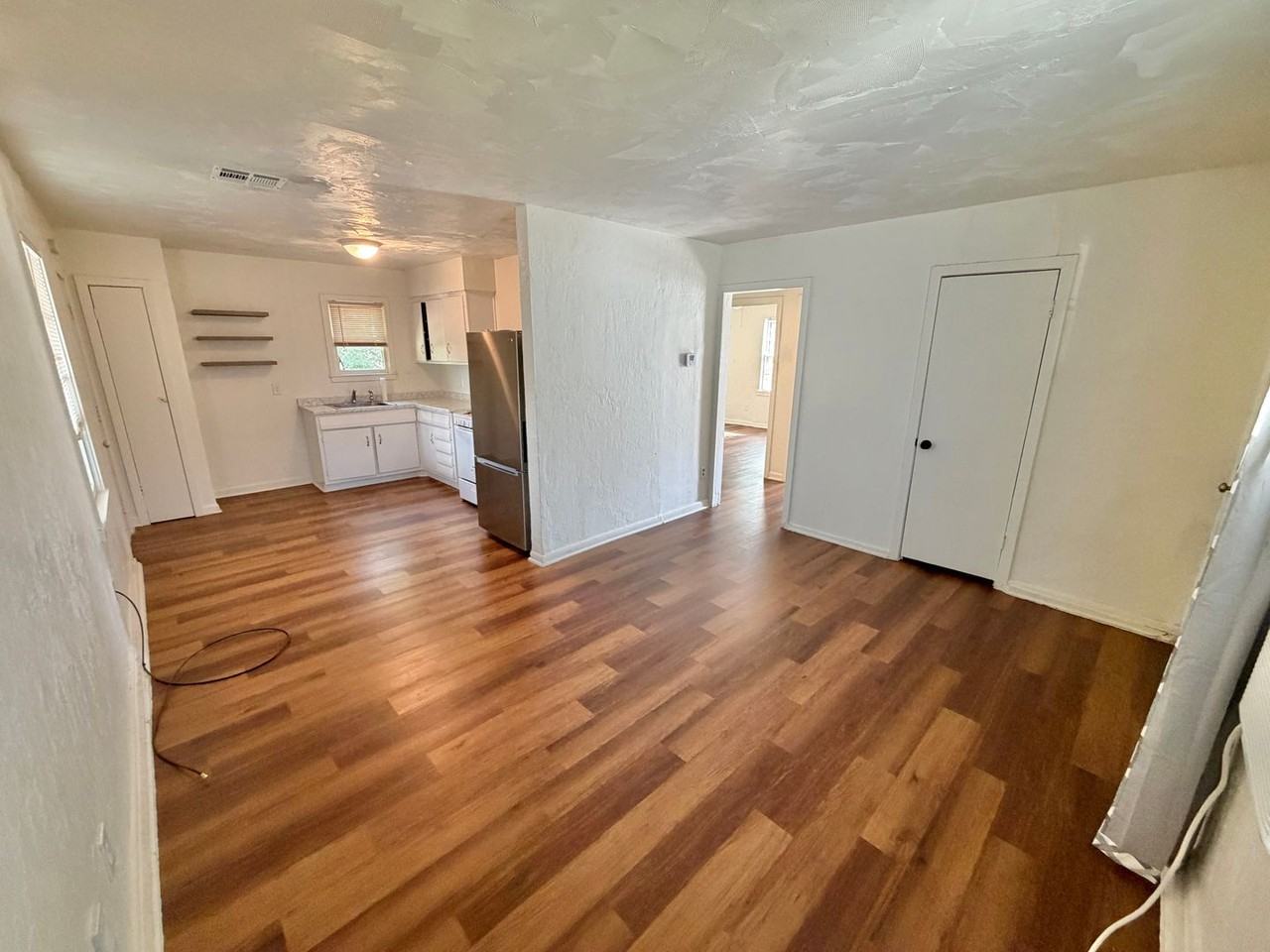 3349 Ne 12th St - Photo 3 of 28
