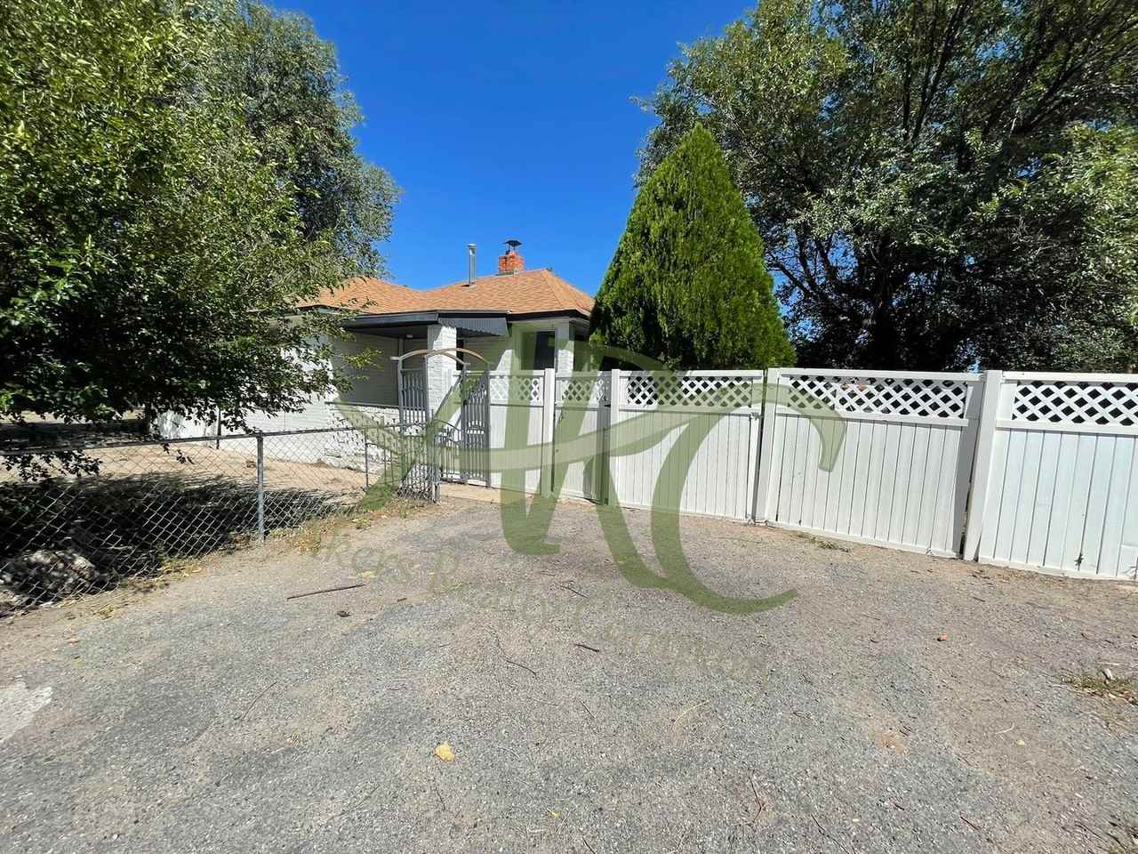 1702 Van Buren St - Photo 2 of 14