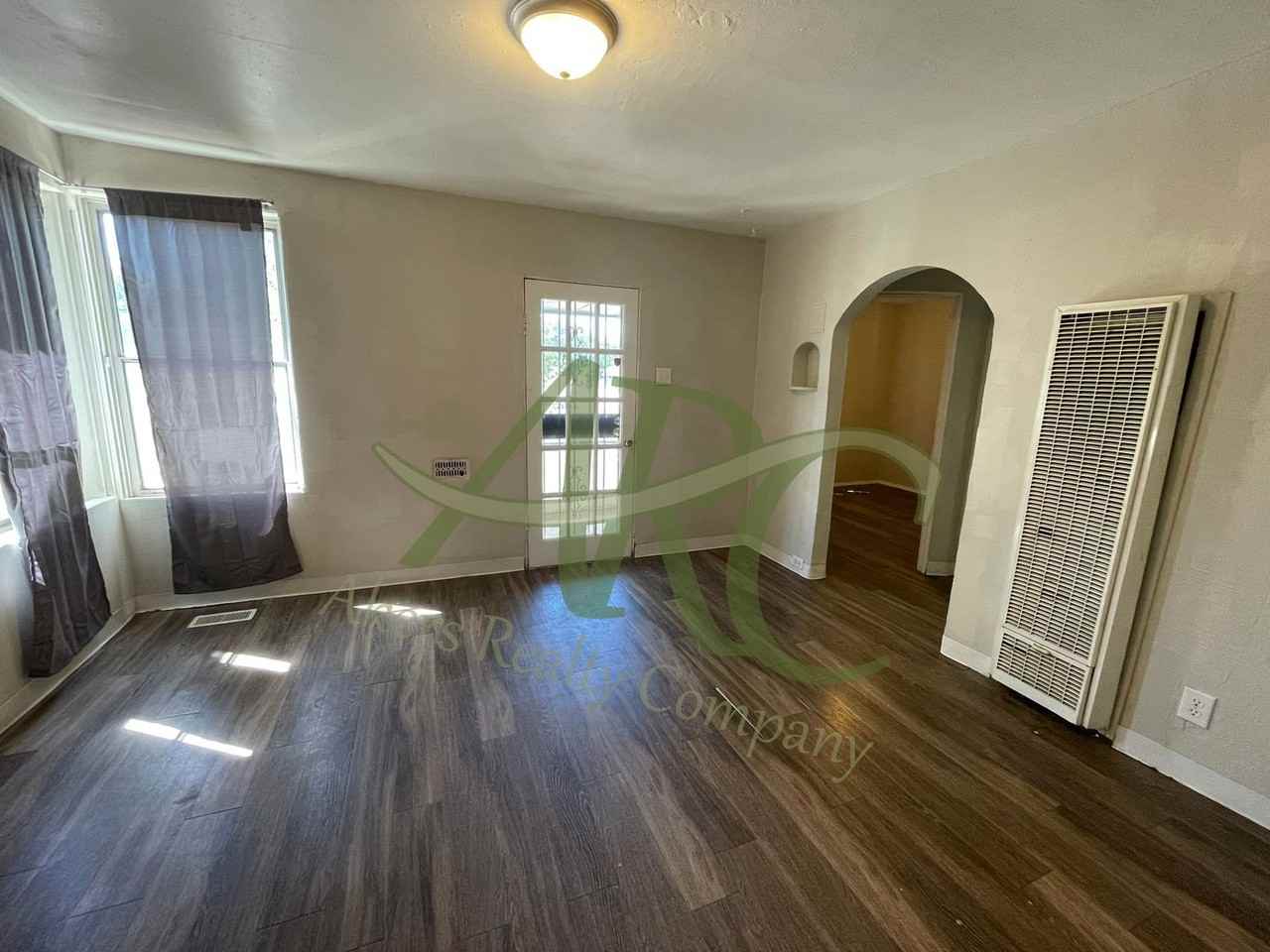 1702 Van Buren St - Photo 4 of 14