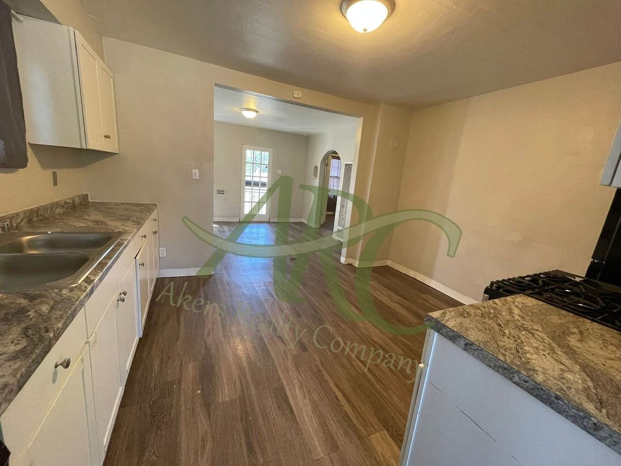 1702 Van Buren St - Photo 6 of 14
