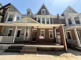 featured image of 722 E King St