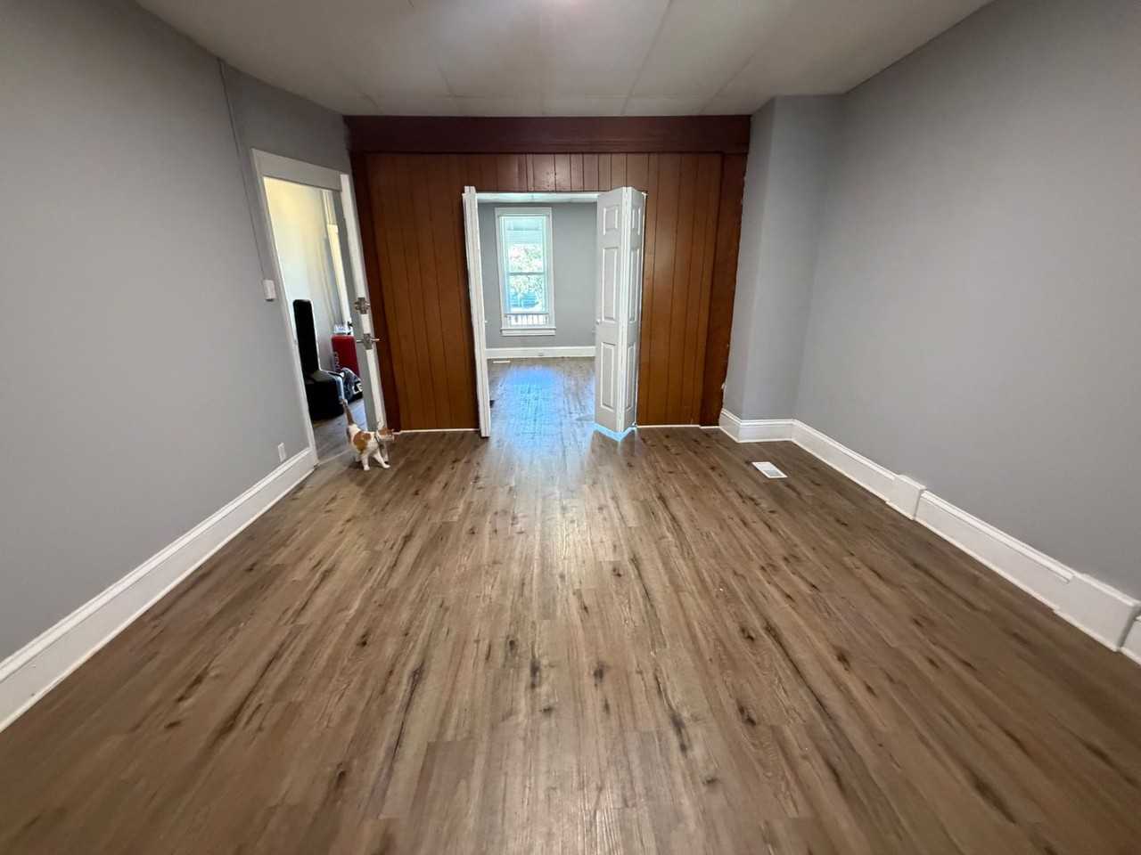 323 Roosevelt Ave - Photo 4 of 9