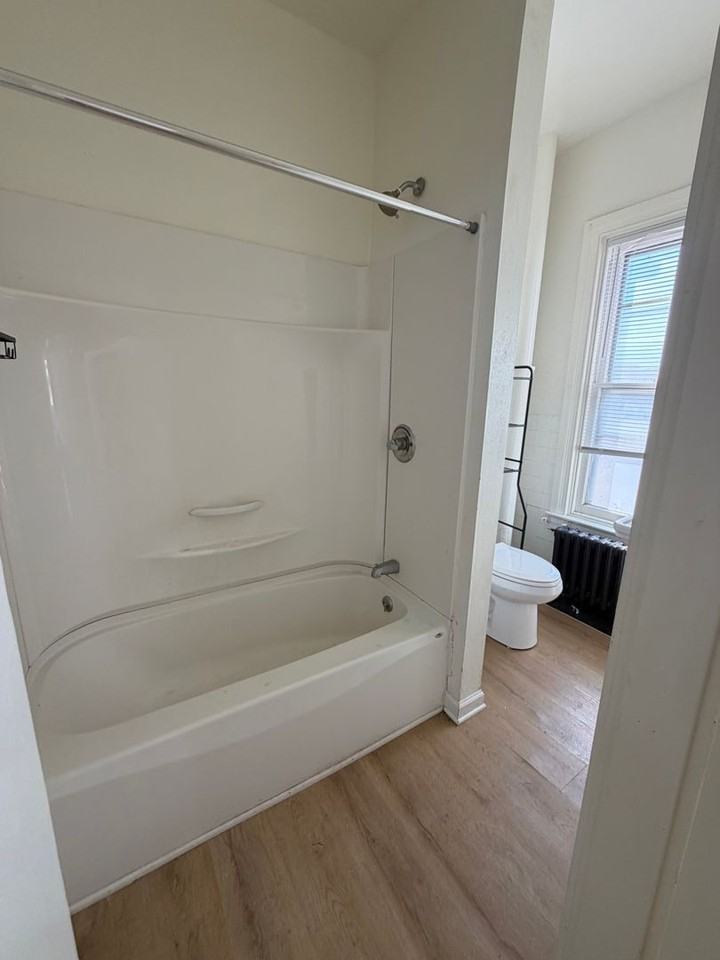 831 E Prospect St - Photo 4 of 10