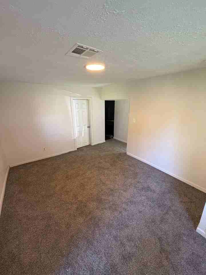 2640 S Price Ave - Photo 2 of 6
