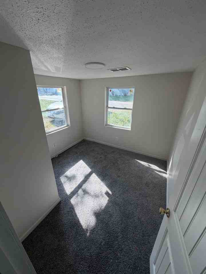 2640 S Price Ave - Photo 3 of 6