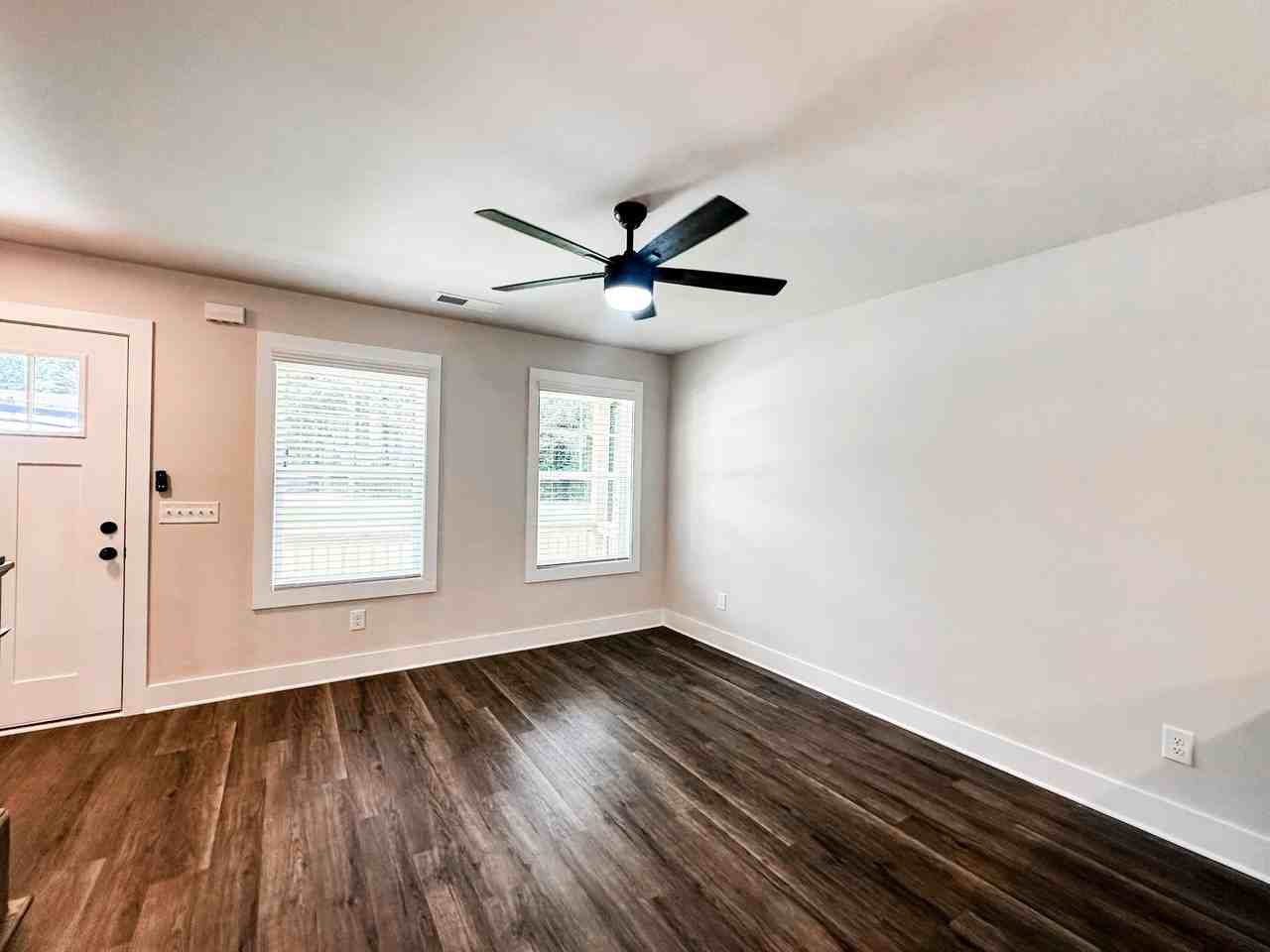 3475 Monterey St - Photo 3 of 24