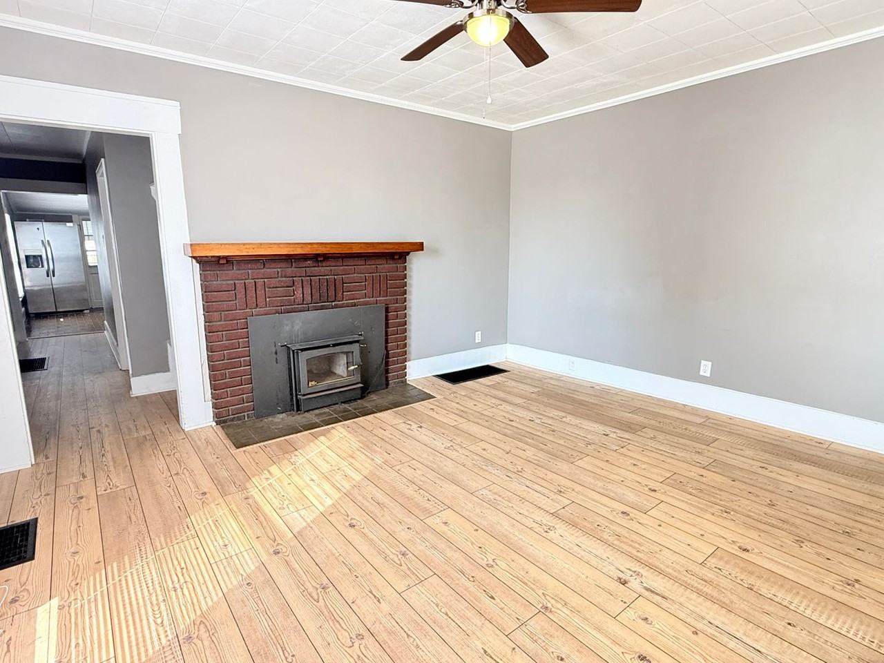 1023 Thomas V Bryant Dr - Photo 2 of 15