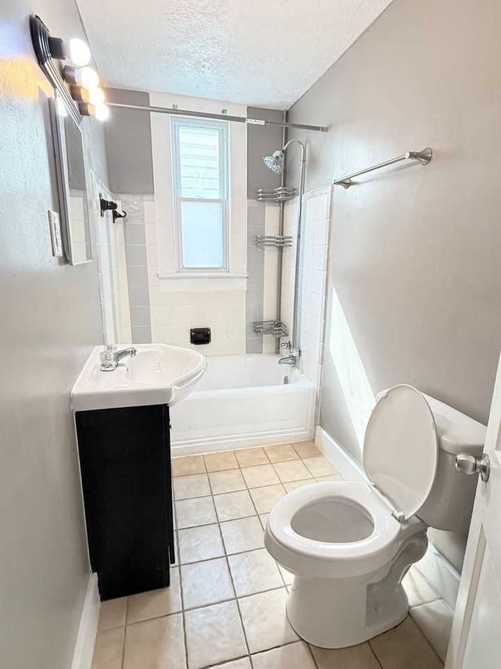 1023 Thomas V Bryant Dr - Photo 7 of 15