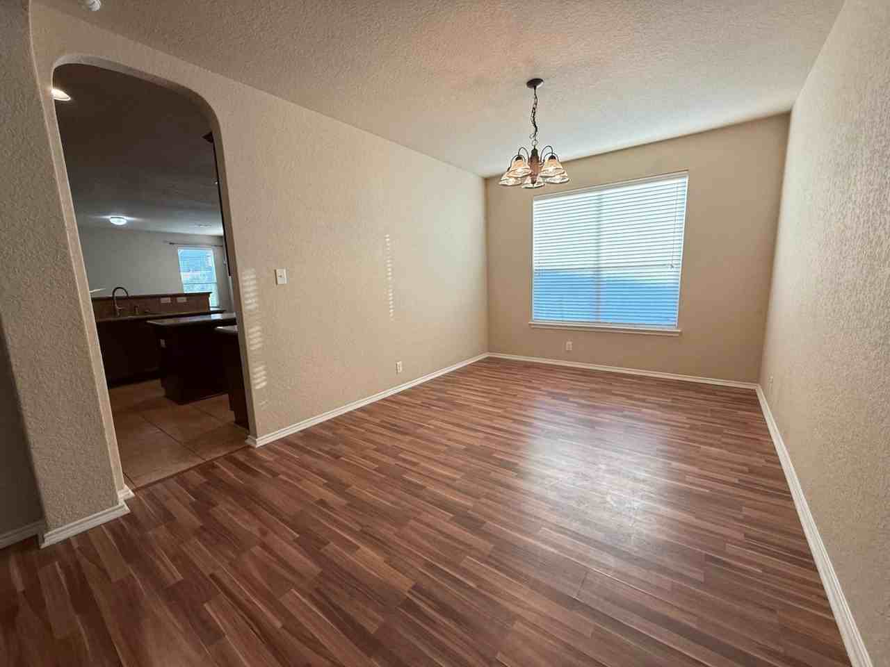 1015 Iris Path - Photo 6 of 37