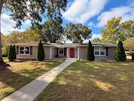 300 E Kingswood Dr - Photo 1 of 1