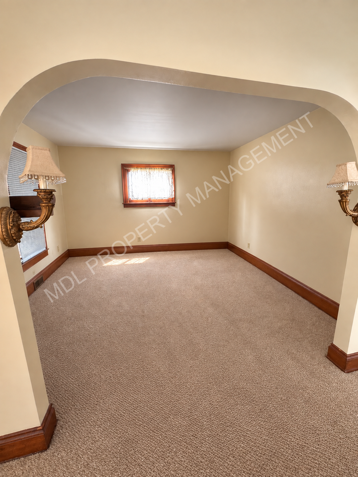 1609 18th St - Photo 2 of 17