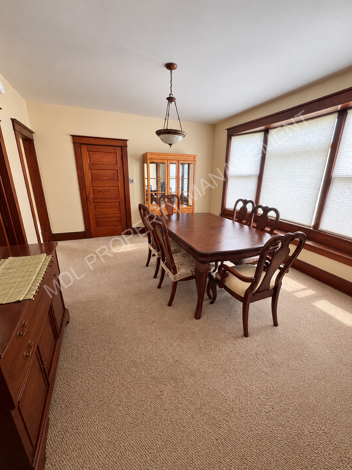 1609 18th St - Photo 3 of 17