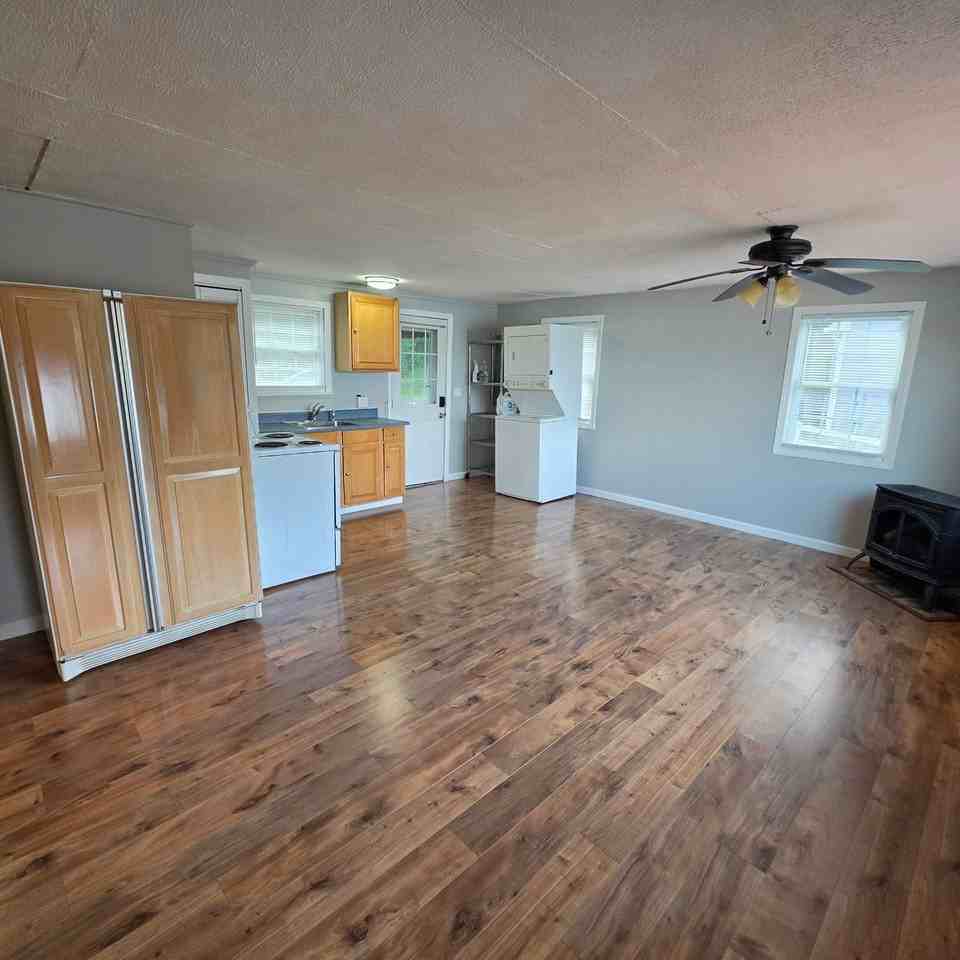 112 Mattabeseck Rd - Photo 7 of 16