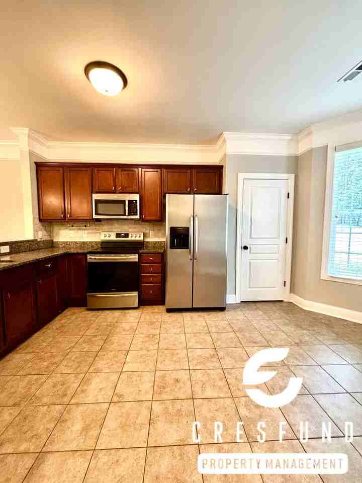 429 Georgetown Cir - Photo 5 of 30