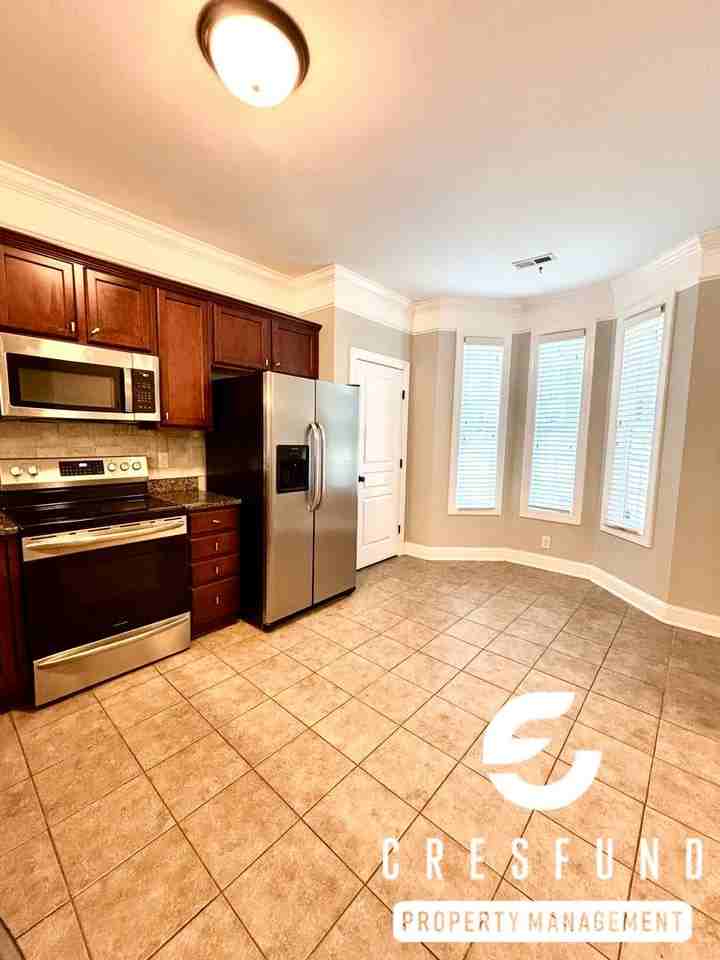 429 Georgetown Cir - Photo 6 of 30