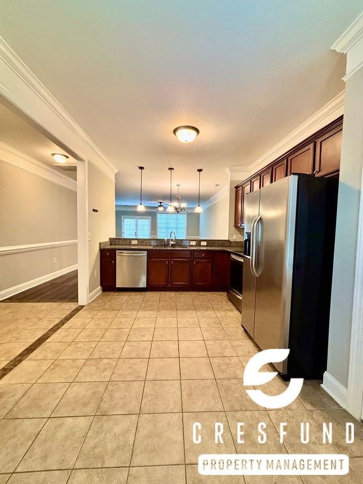 429 Georgetown Cir - Photo 7 of 30