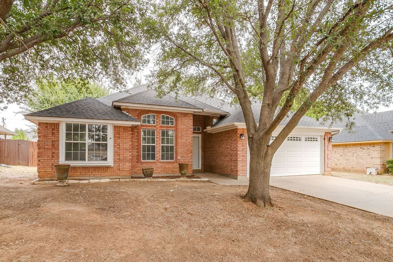 1512 Clover Ln - Photo 2 of 28