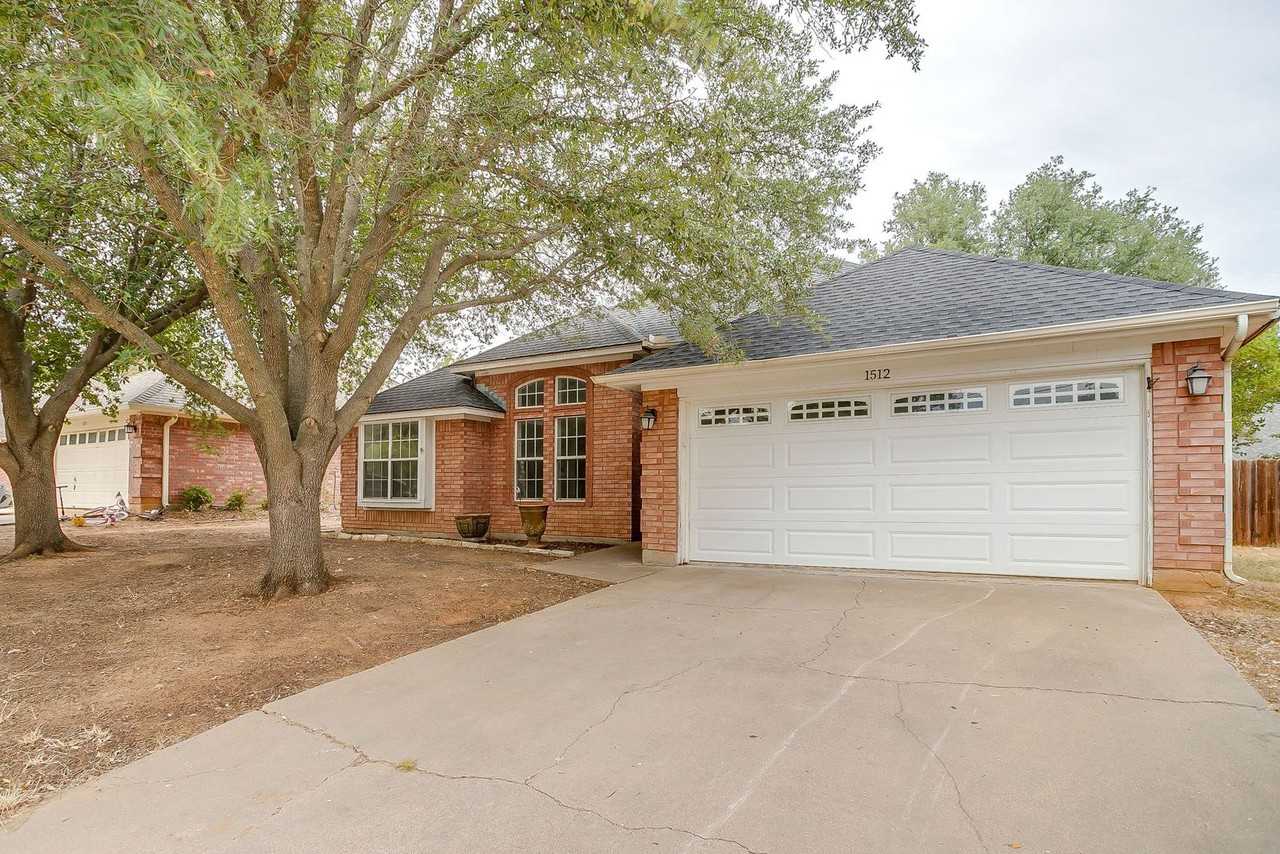 1512 Clover Ln - Photo 3 of 28