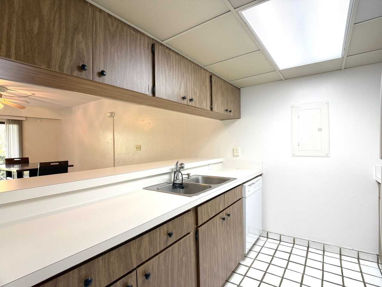 3033 Camelot Dr #303 - Photo 3 of 20