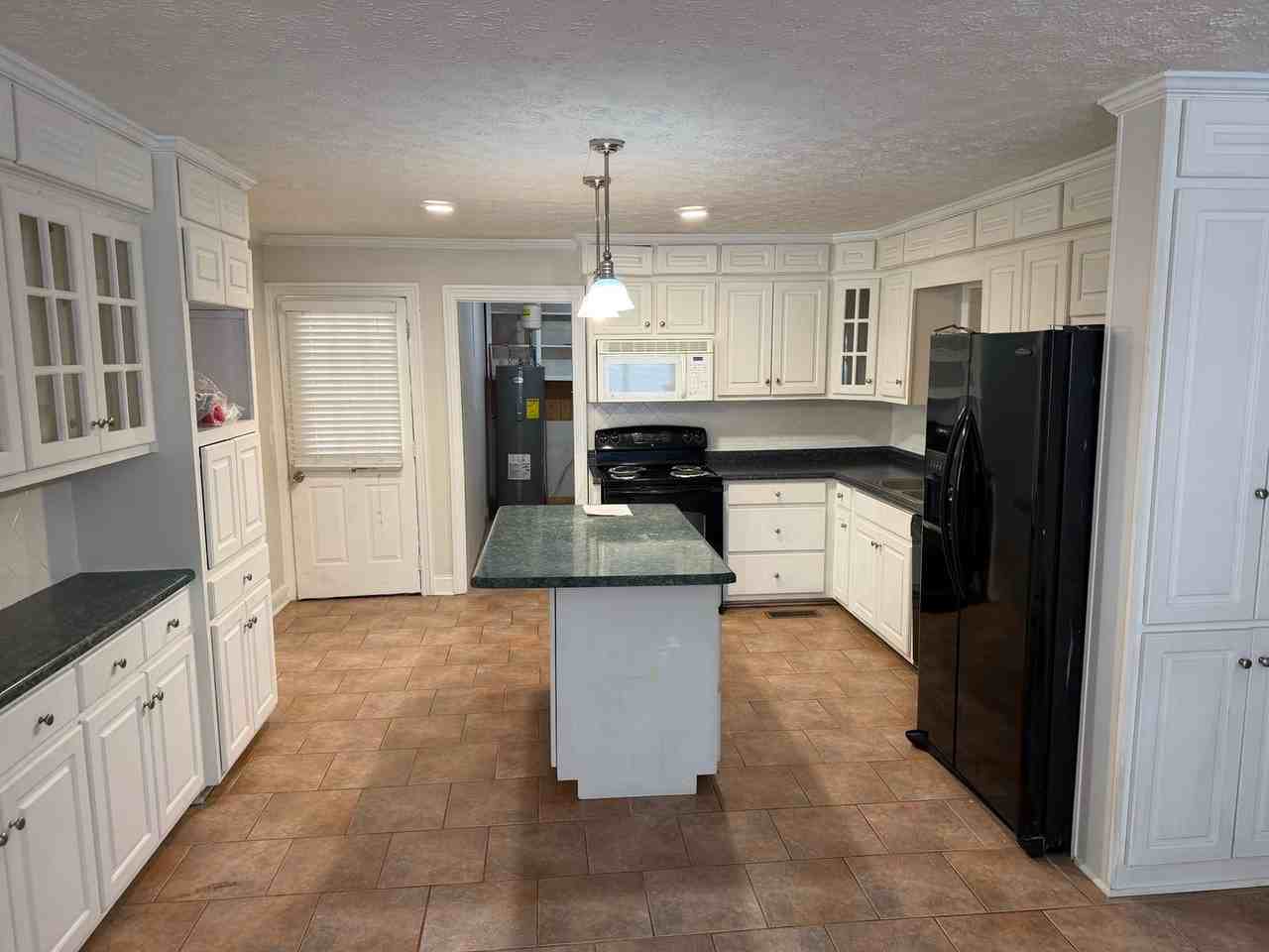 306 49th St - Photo 3 of 17