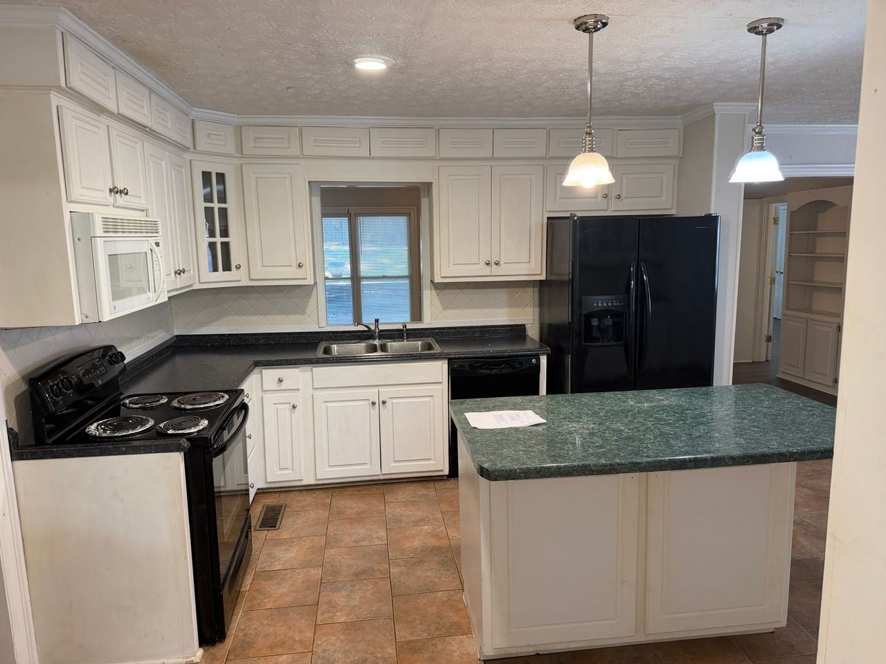 306 49th St - Photo 4 of 17