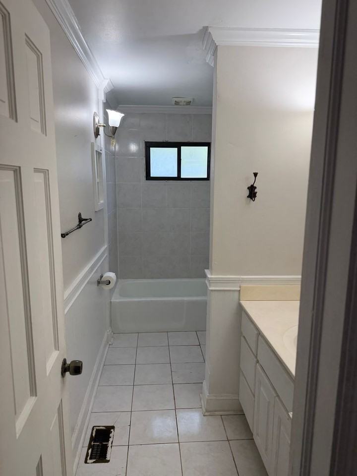 306 49th St - Photo 6 of 17
