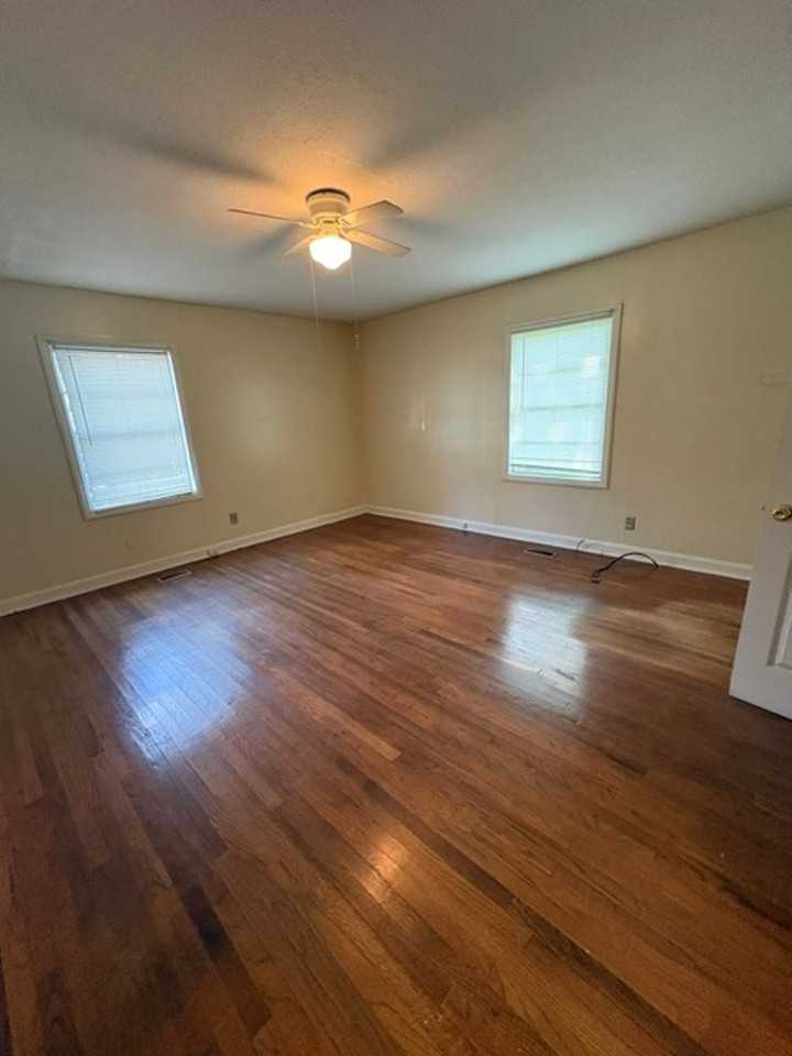 271 Peachtree Cir - Photo 7 of 13