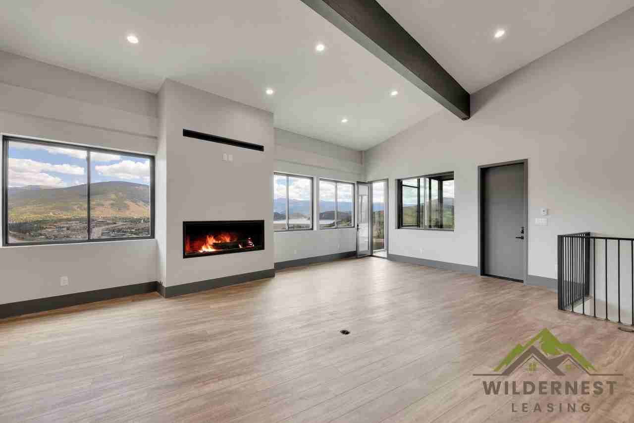 348 Lakeview Dr - Photo 4 of 42