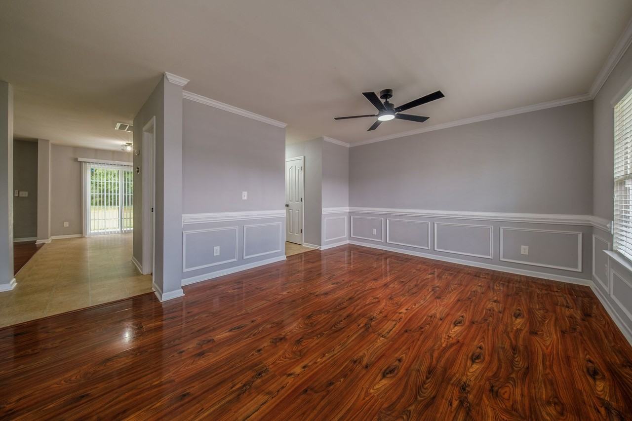 1301 Waldridge Ct - Photo 7 of 39