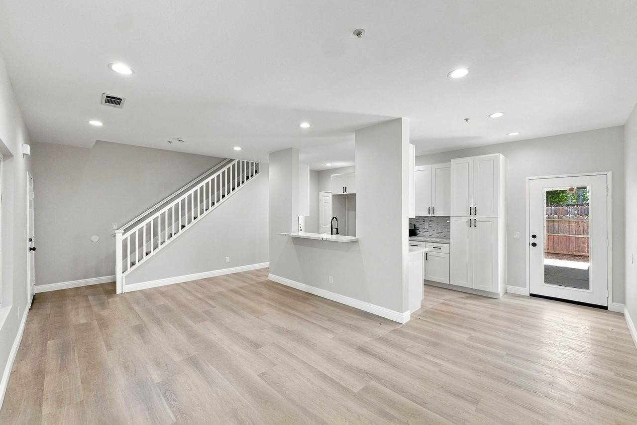 25544 Portola Loop - Photo 4 of 17