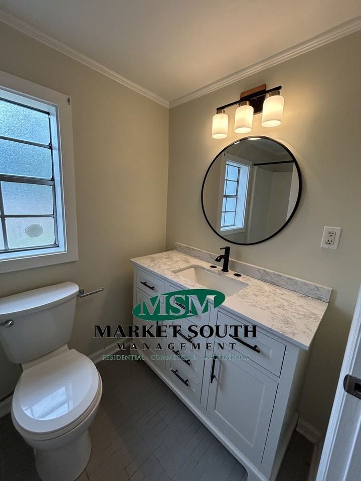1705 Elgin St - Photo 7 of 16