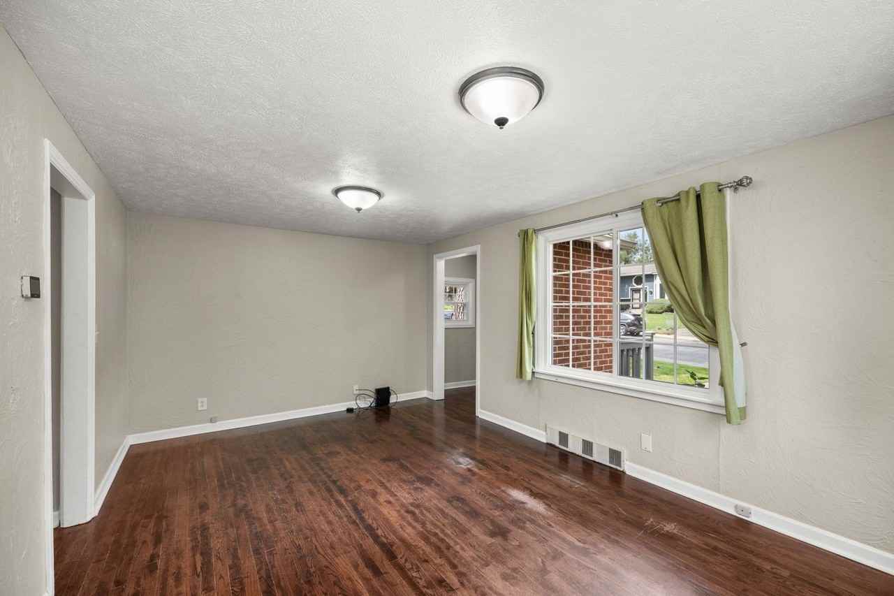 3312 E 36th Ave - Photo 3 of 32