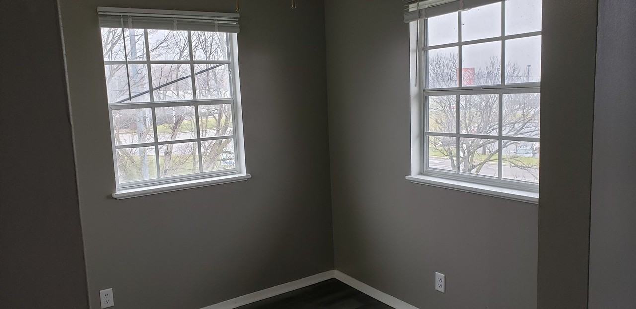 504 FairFax Townhomes / Apartments - Photo 3 of 30