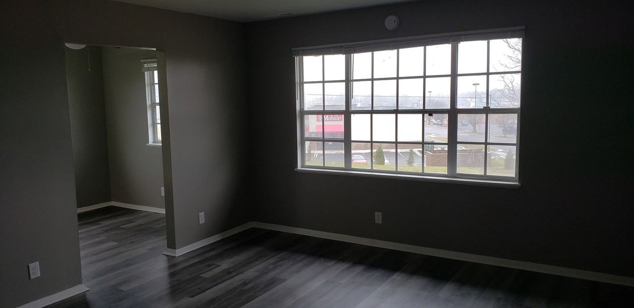 504 FairFax Townhomes / Apartments - Photo 5 of 30