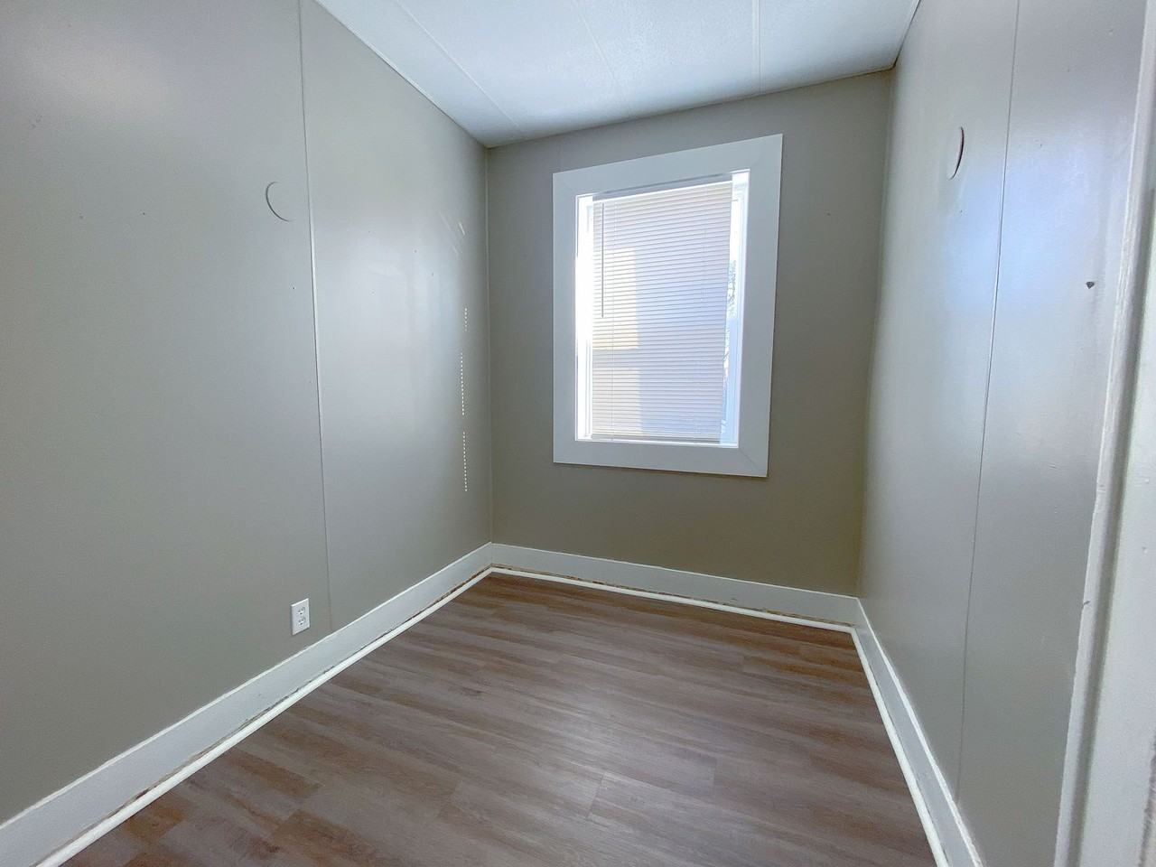 606 West 4th Street - Photo 4 of 23