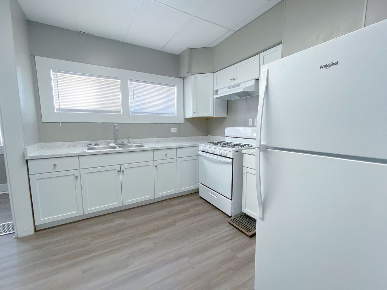 606 West 4th Street - Photo 6 of 23