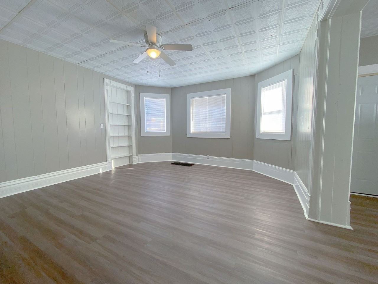 606 West 4th Street - Photo 7 of 23