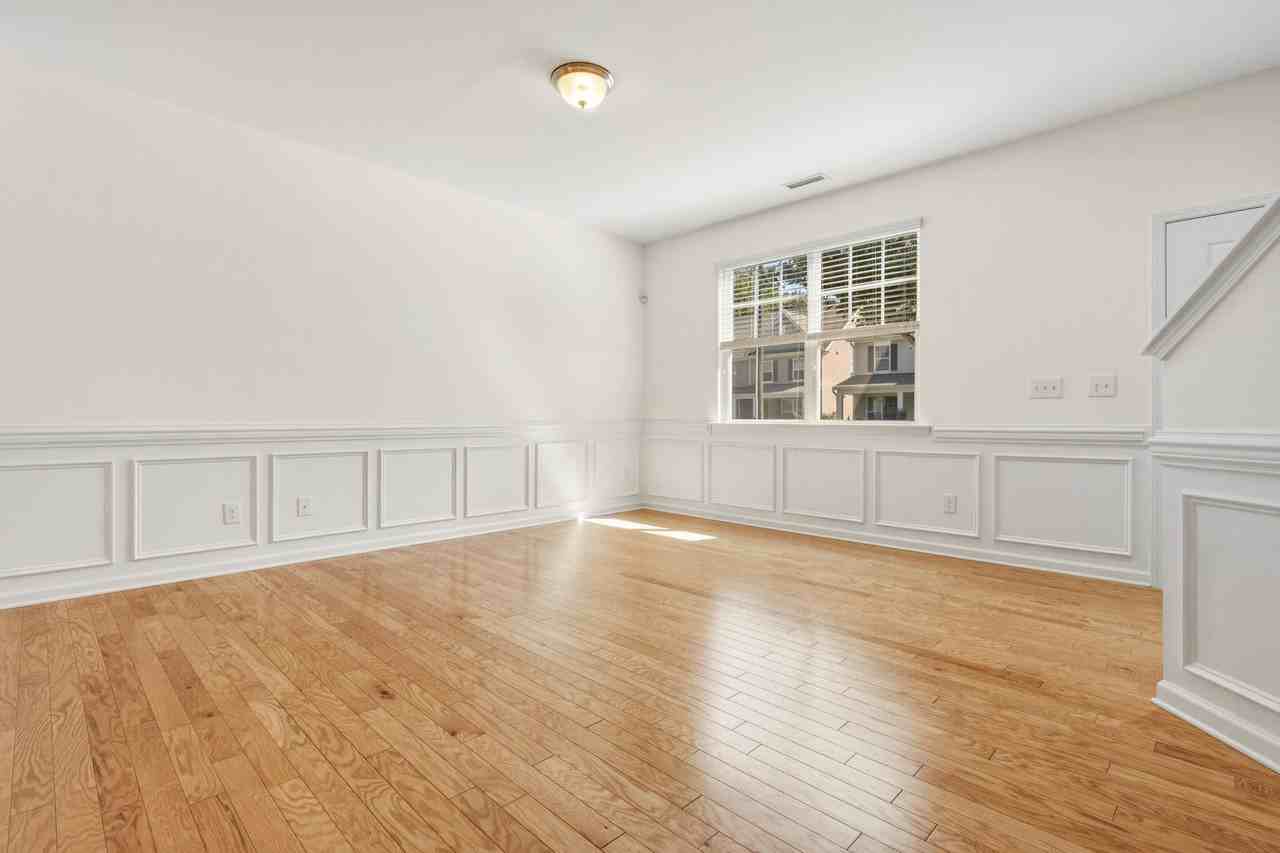 3 Moonbeam Ct - Photo 2 of 25