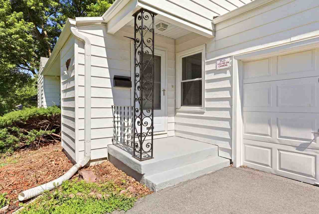 2602 Nw 86th St - Photo 3 of 38