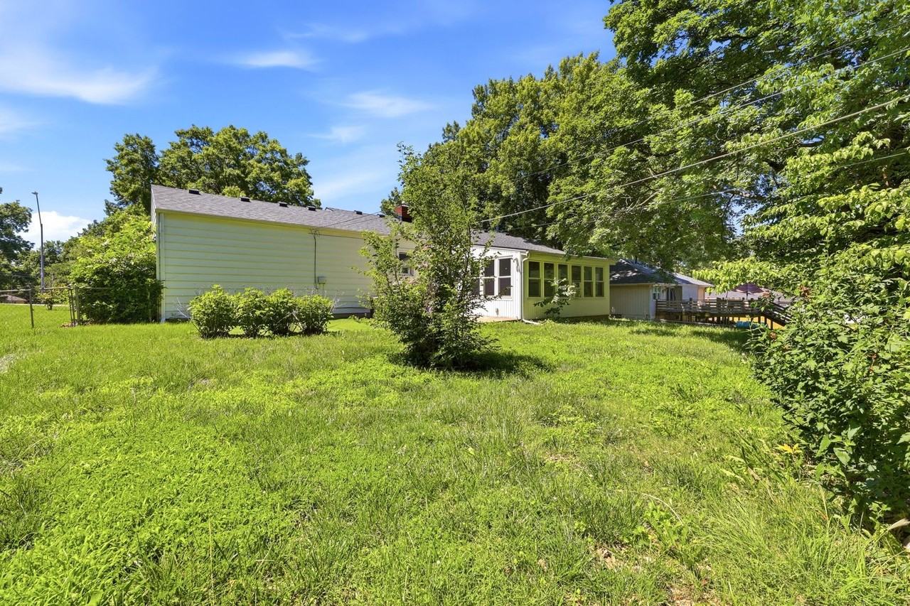 2602 Nw 86th St - Photo 4 of 38