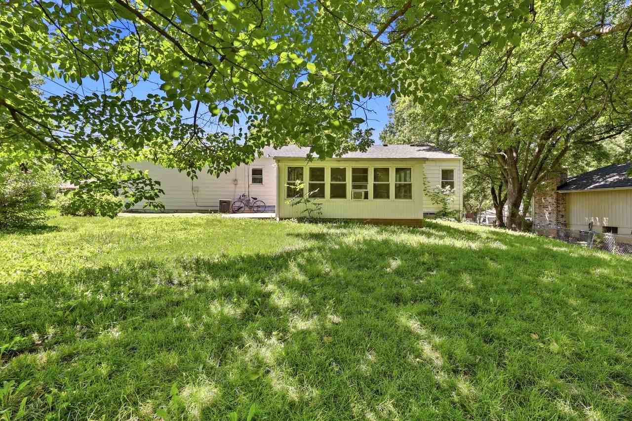2602 Nw 86th St - Photo 5 of 38
