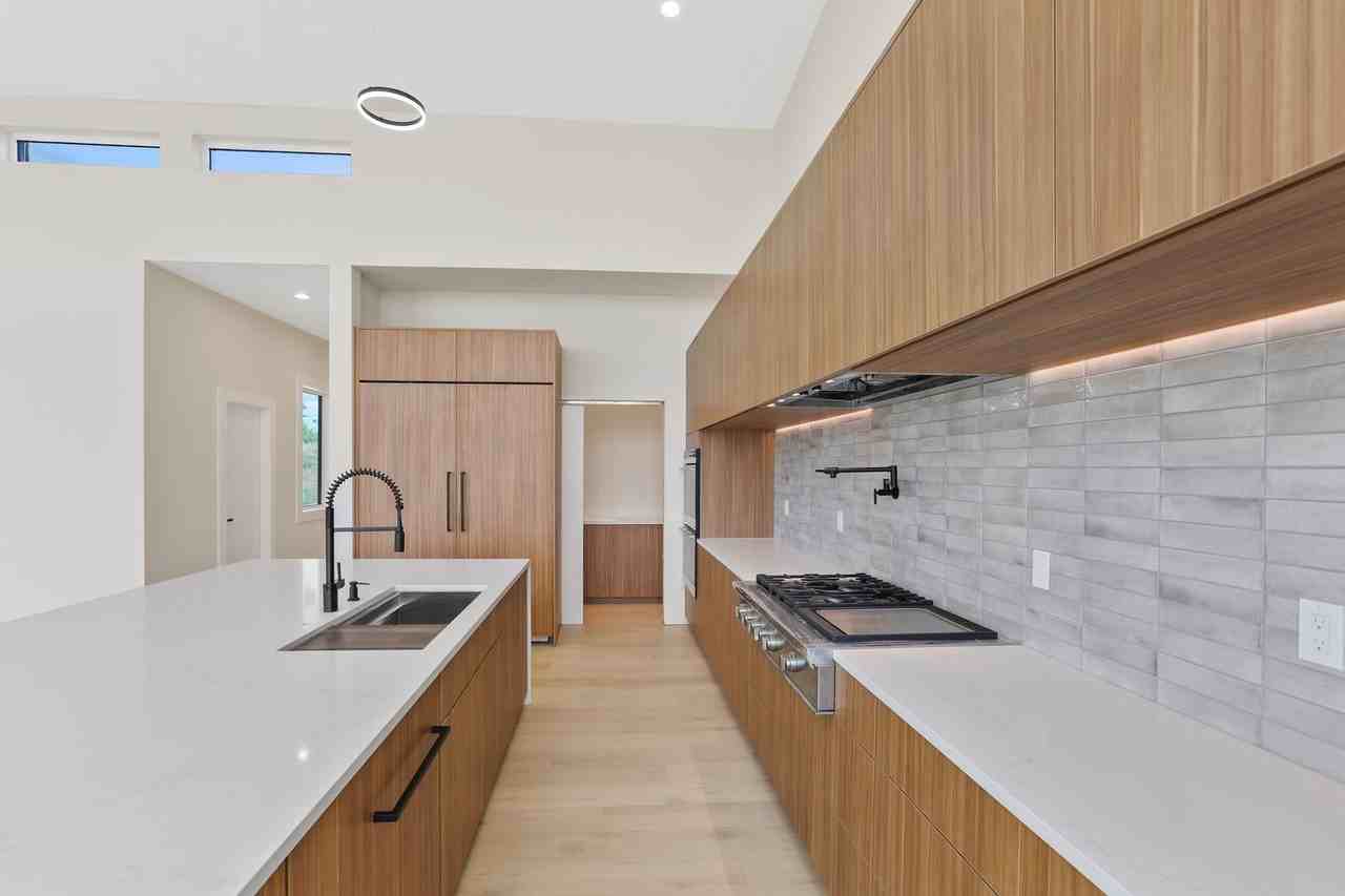 8905 N Rustle Rd - Photo 3 of 21