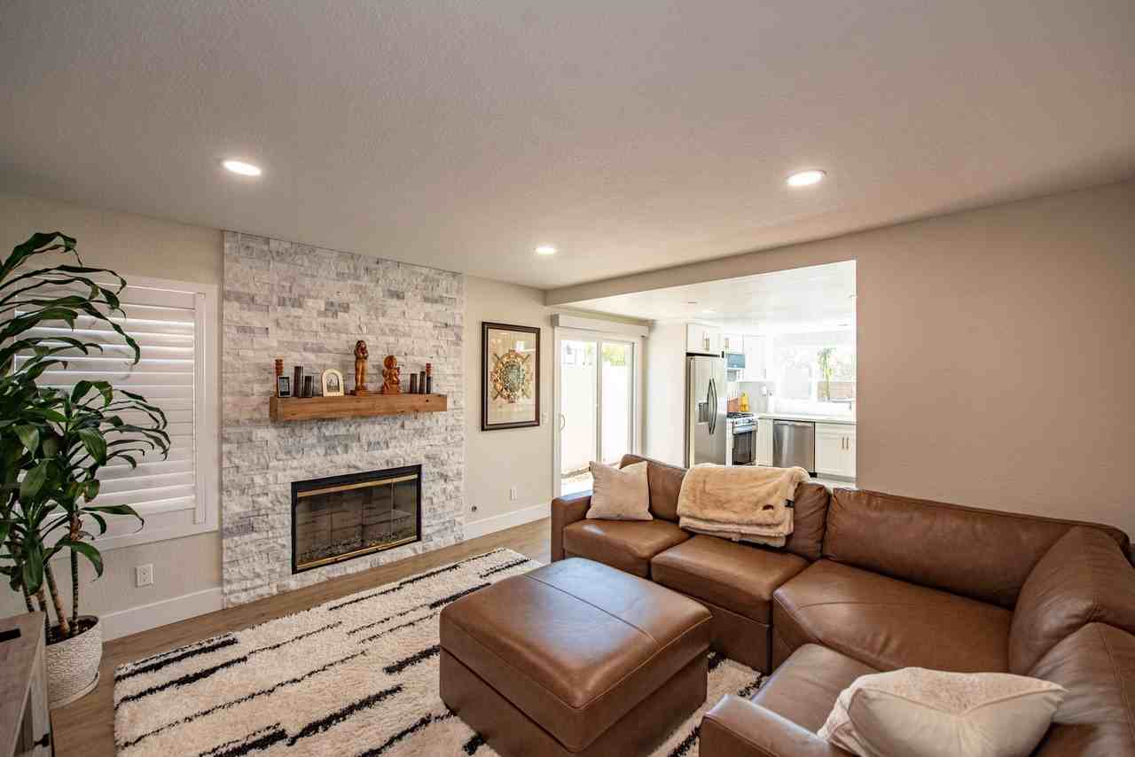 1573 Madrid Dr - Photo 4 of 32