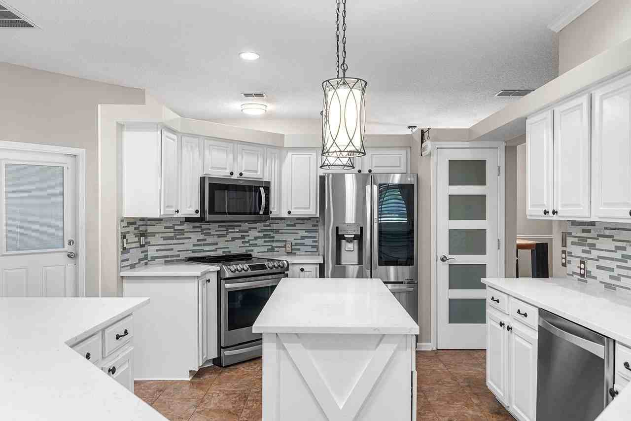 4032 Lonicera Loop - Photo 2 of 40