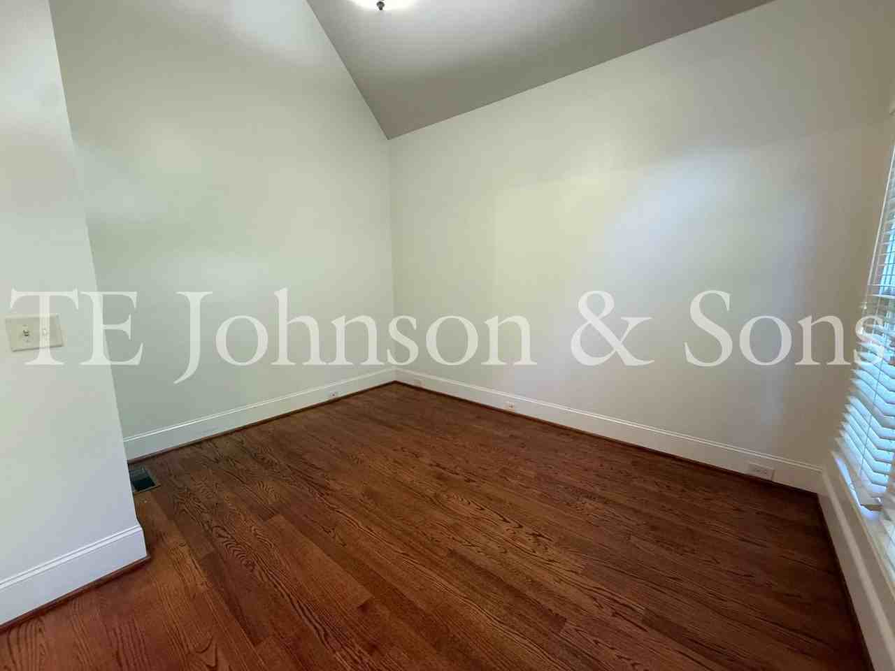 5540 Brookberry Farm Rd - Photo 5 of 50