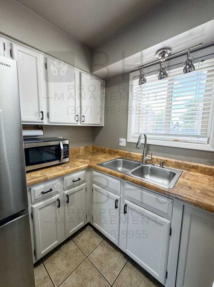 1961 Edwards Dr #A - Photo 2 of 33