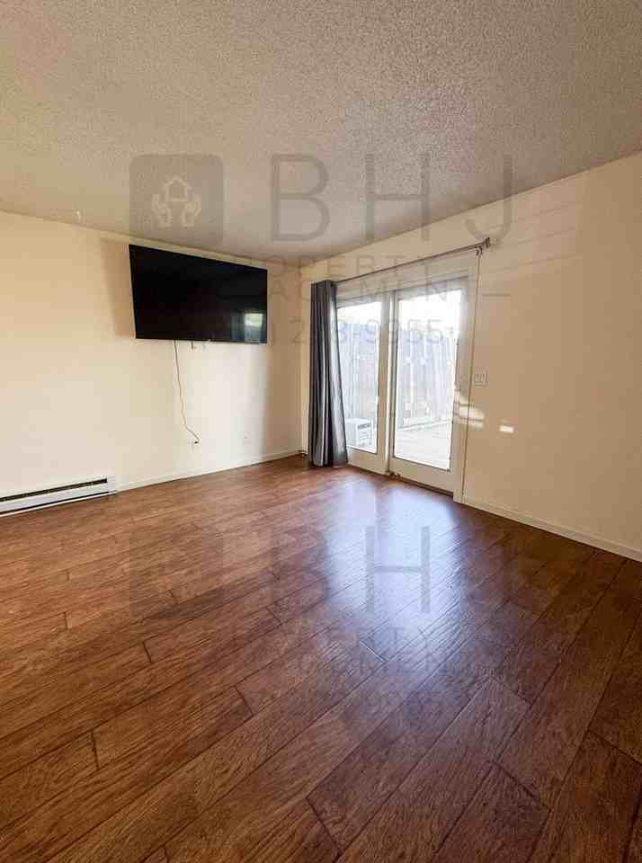 1961 Edwards Dr #A - Photo 6 of 33